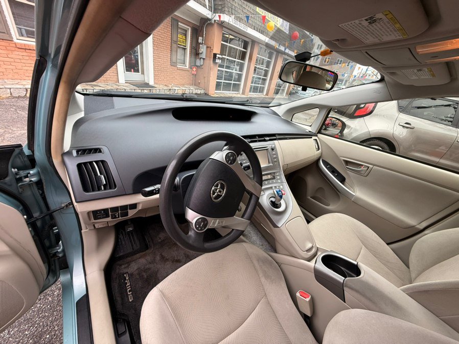 Used 2014 Toyota Prius Three FWD image 16