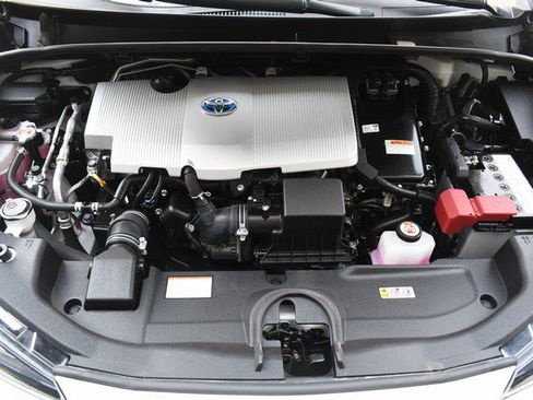 Certified 2022 Toyota Prius XLE w/ Premium Convenience Package FWD image 30