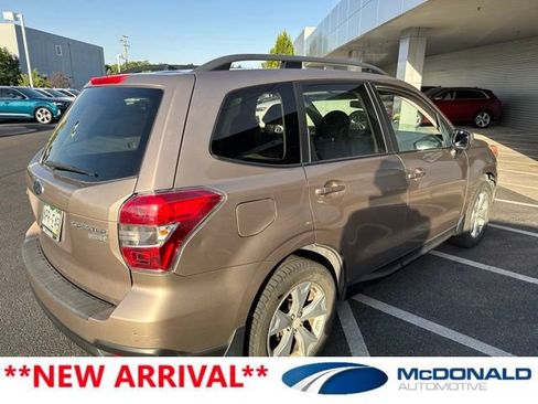 Used 2015 Subaru Forester 2.5i Premium AWD/4WD image 11