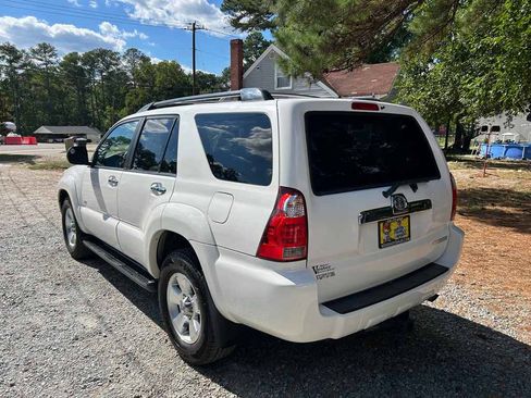 Used 2008 Toyota 4Runner SR5 w/ SR5 Extra Value Pkg 1 RWD image 4