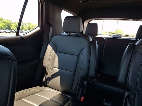 Used 2023 Chevrolet Traverse LT w/ LT Premium Package AWD/4WD image 19