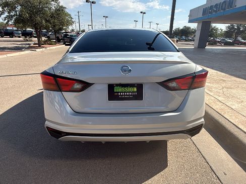 Used 2021 Nissan Altima 2.5 S FWD image 6