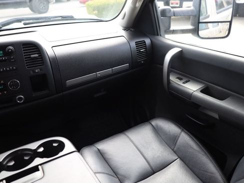 Used 2009 Chevrolet Silverado 3500 LT w/ Exterior Plus Package AWD/4WD image 20