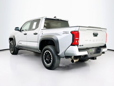 Used 2025 Toyota Tacoma TRD Off-Road image 5