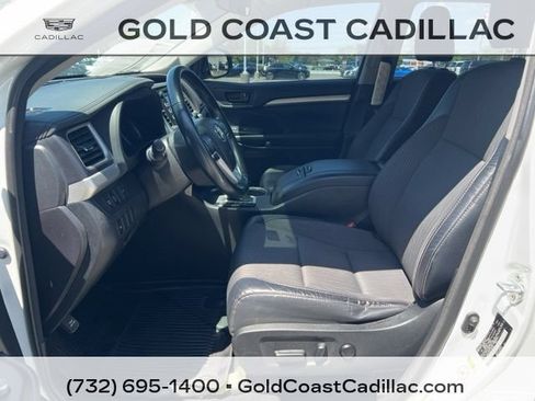 Used 2018 Toyota Highlander Plus AWD/4WD image 14