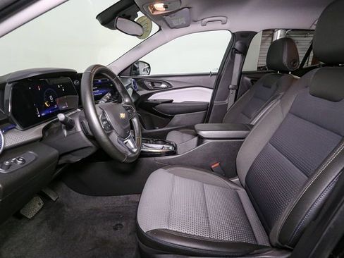 Used 2024 Chevrolet Trax LT w/ Driver Confidence Package image 38