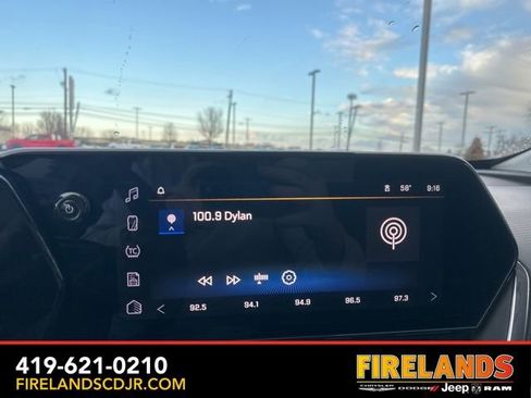 Used 2025 Chevrolet Trax LT w/ LT Convenience Package image 26