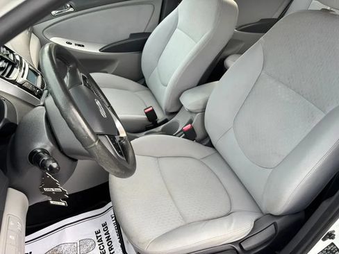 Used 2013 Hyundai Accent SE FWD image 11