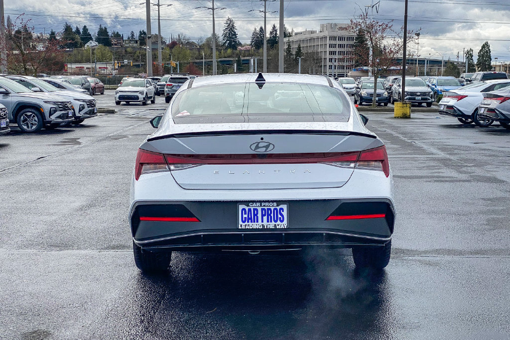 Certified 2026 Hyundai Elantra Sport FWD image 8