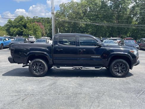 Used 2021 Toyota Tacoma SR5 AWD/4WD image 2
