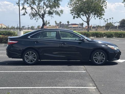 Used 2016 Toyota Camry SE image 9