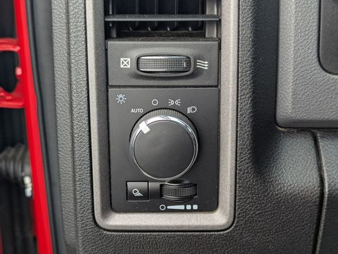 Used 2018 RAM 1500 ST w/ SXT Appearance Group AWD/4WD image 23
