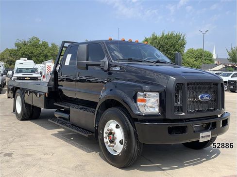 Used 2022 Ford F750 2WD Crew Cab Super Duty image 3