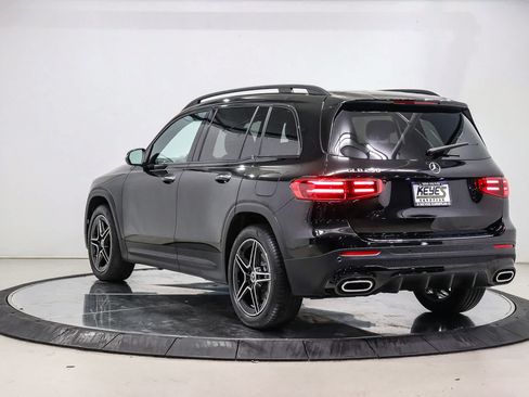 Used 2024 Mercedes-Benz GLB 250 image 2