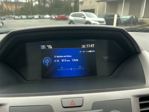 Used 2016 Honda Odyssey SE image 24