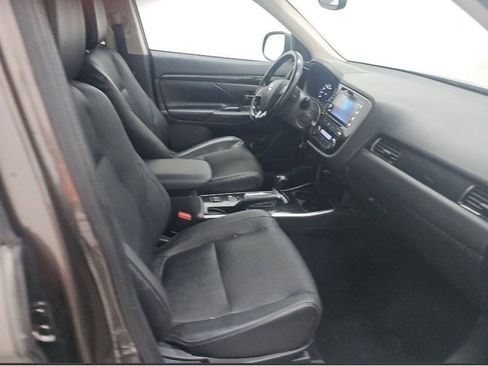 Used 2017 Mitsubishi Outlander SE image 15