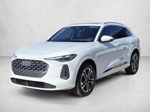 Certified 2025 Audi Q5 Premium w/ Convenience Package image 27