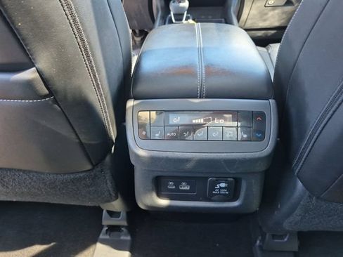 Used 2024 Nissan Pathfinder Platinum AWD/4WD image 26