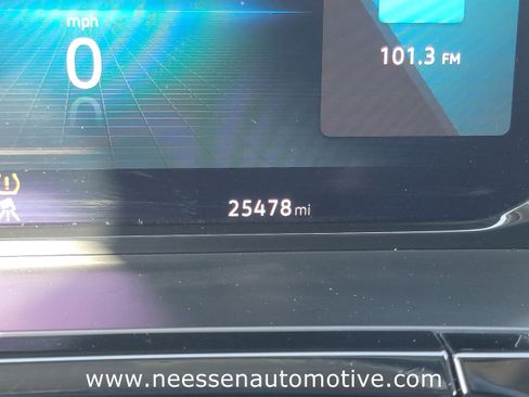 Used 2024 Volkswagen Atlas SE image 22