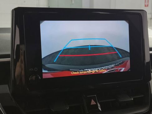 Used 2025 Toyota Corolla SE image 18