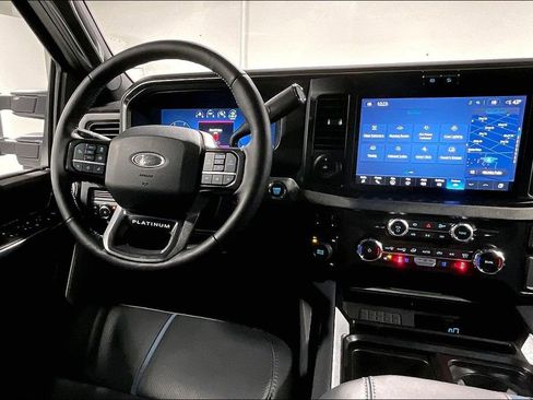 Used 2026 Ford F450 Platinum w/ FX4 Off-Road Package image 7