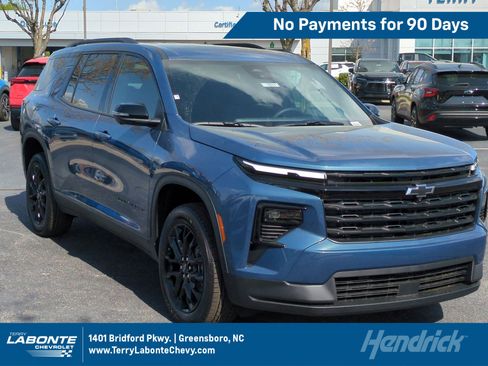 New 2026 Chevrolet Traverse LT w/ Midnight/Sport Edition FWD image 1