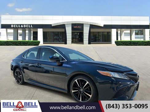 Used 2018 Toyota Camry XSE image 1
