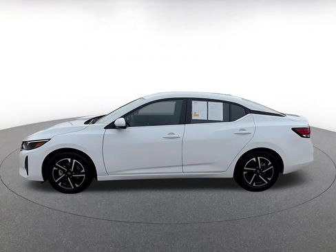 Used 2025 Nissan Sentra SV FWD image 9