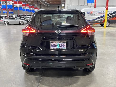 Used 2021 Nissan Kicks SV image 4