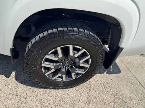 Used 2023 Nissan Frontier SV w/ SV Convenience Package AWD/4WD image 24