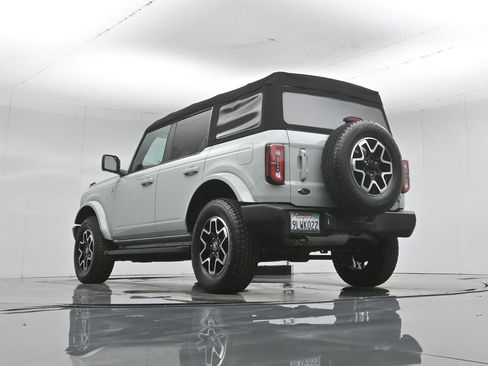 Used 2023 Ford Bronco Outer Banks AWD/4WD image 49