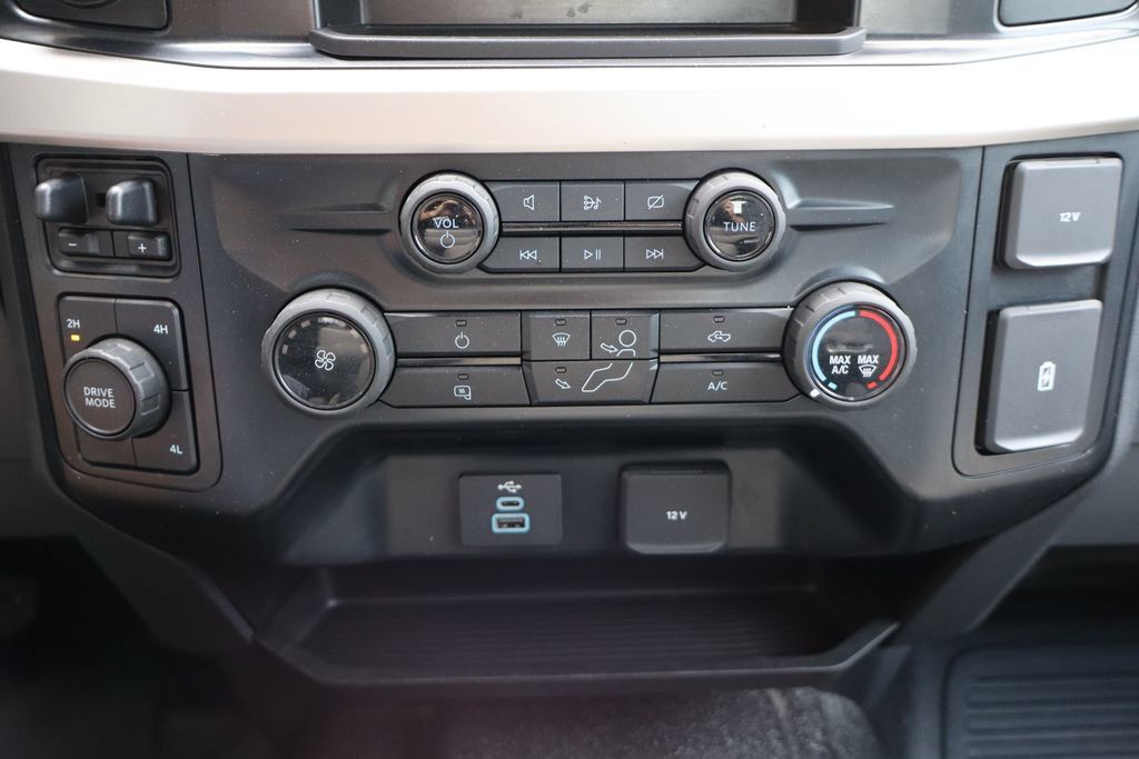 Used 2023 Ford F350 XL w/ 360-Degree Camera Package AWD/4WD image 9