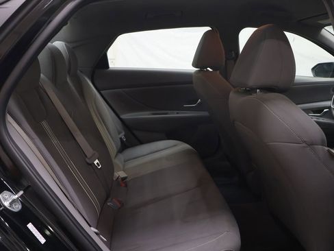 Used 2022 Hyundai Elantra SEL FWD image 12