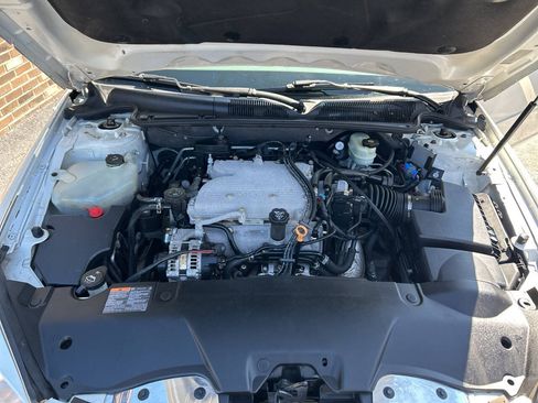 Used 2011 Buick Lucerne CXL FWD image 24