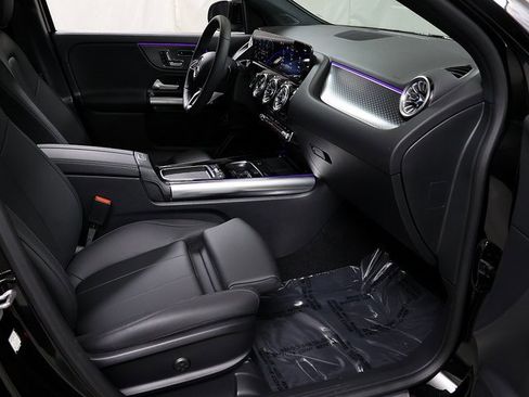 Used 2025 Mercedes-Benz GLA 250 4MATIC image 33