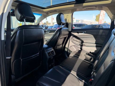 Used 2019 Ford Edge Titanium w/ Equipment Group 301A image 19