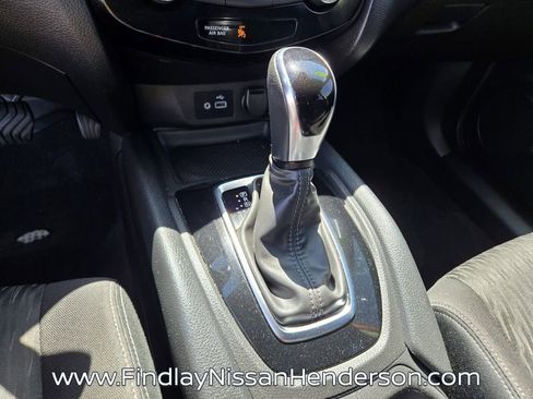 Used 2020 Nissan Rogue SV FWD image 29