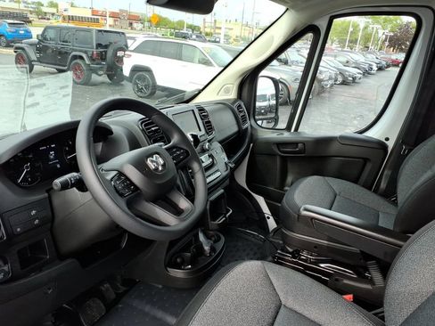 New 2026 RAM ProMaster 2500 w/ Convenience Group FWD image 7
