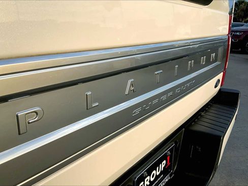 Used 2022 Ford F350 Platinum image 9