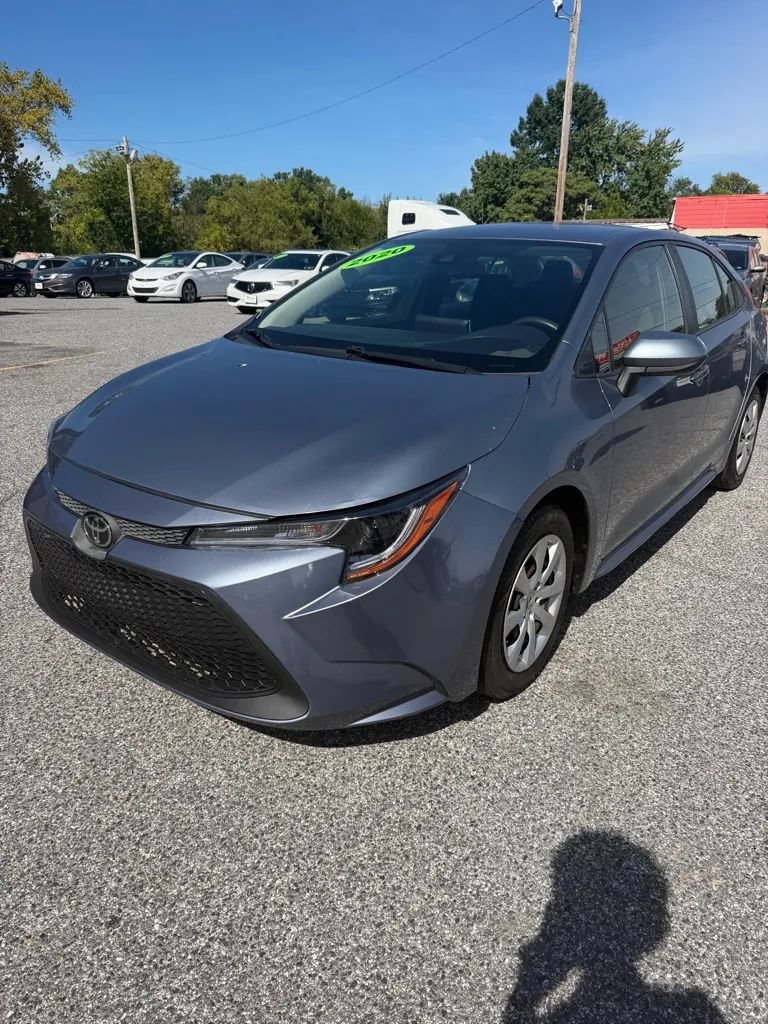 Used 2020 Toyota Corolla LE FWD image 2