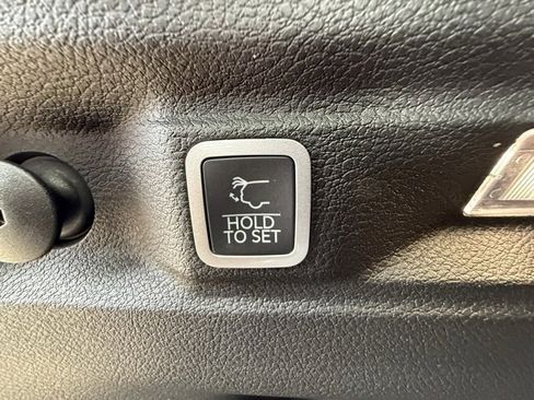 New 2025 Jeep Grand Cherokee L Limited image 17