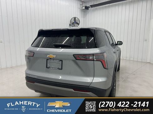 Used 2026 Chevrolet Equinox LT AWD/4WD image 3
