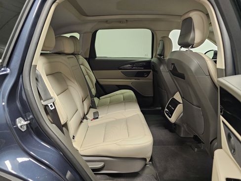 Used 2024 Lincoln Nautilus Premier w/ Equipment Group 102A image 16