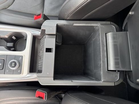 Used 2023 Ford Explorer Platinum w/ Technology Package image 33