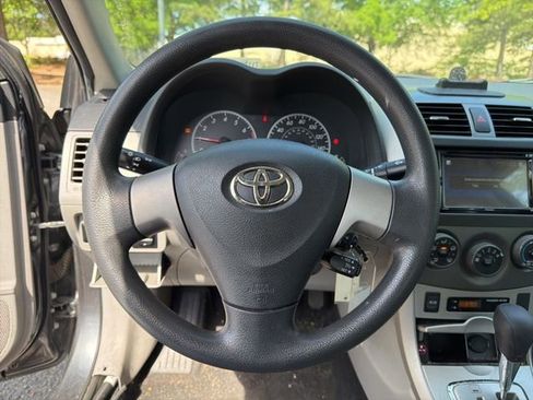 Used 2011 Toyota Corolla LE FWD image 13