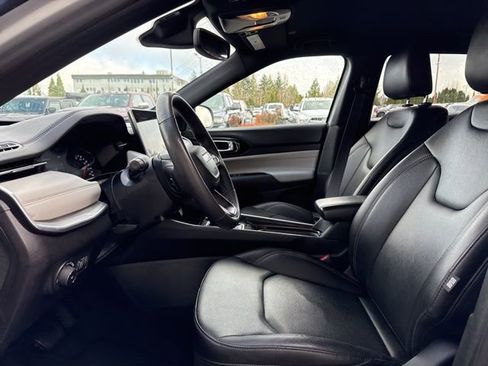 Used 2024 Jeep Compass Limited image 24