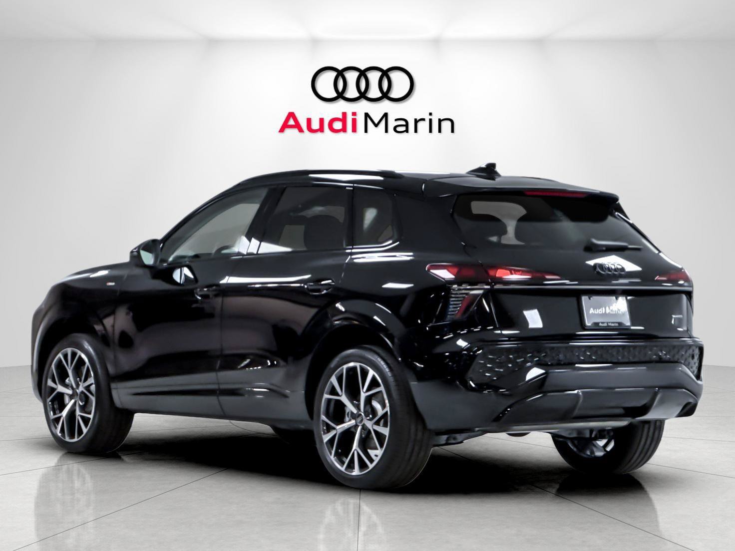 New 2026 Audi Q3 quattro 2.0T AWD/4WD image 3