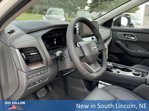 New 2026 Nissan Rogue Platinum w/ Platinum Premium Package image 6