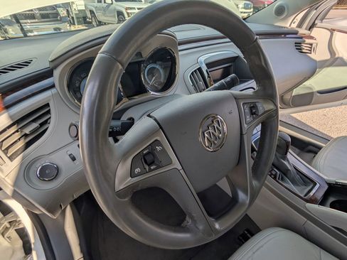 Used 2011 Buick LaCrosse CXL image 9