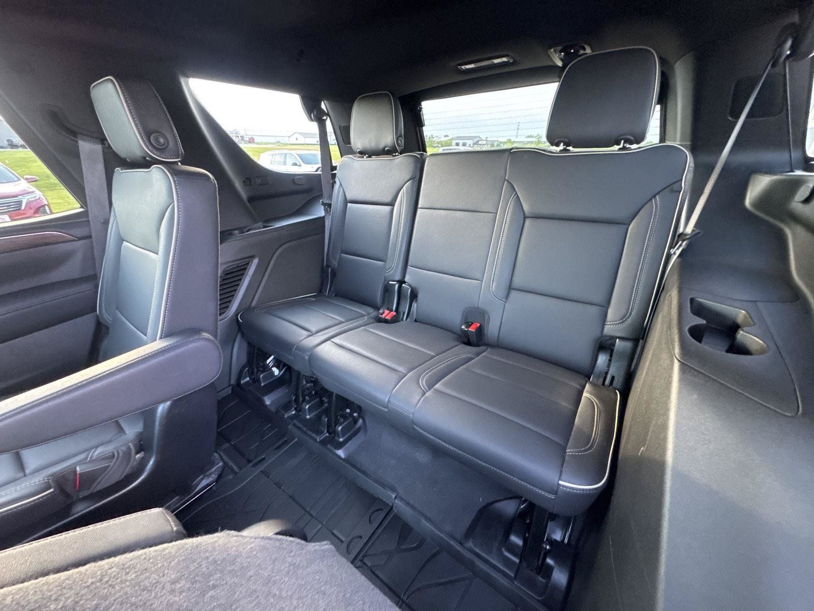 Used 2024 Chevrolet Tahoe Premier AWD/4WD image 10
